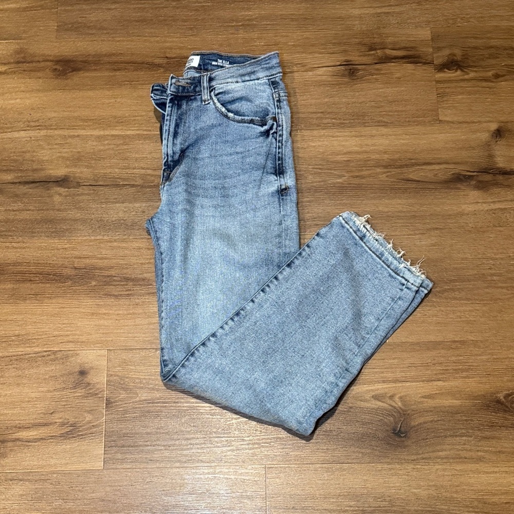 Woman's Kenzie The Ella High Rise Straight. Size 4/27